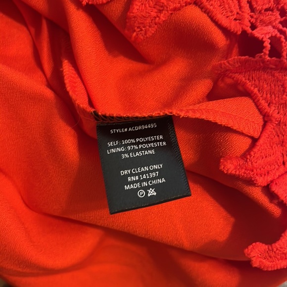 Gorgeous ASTR The Label off the shoulder red dress - Picture 6 of 8